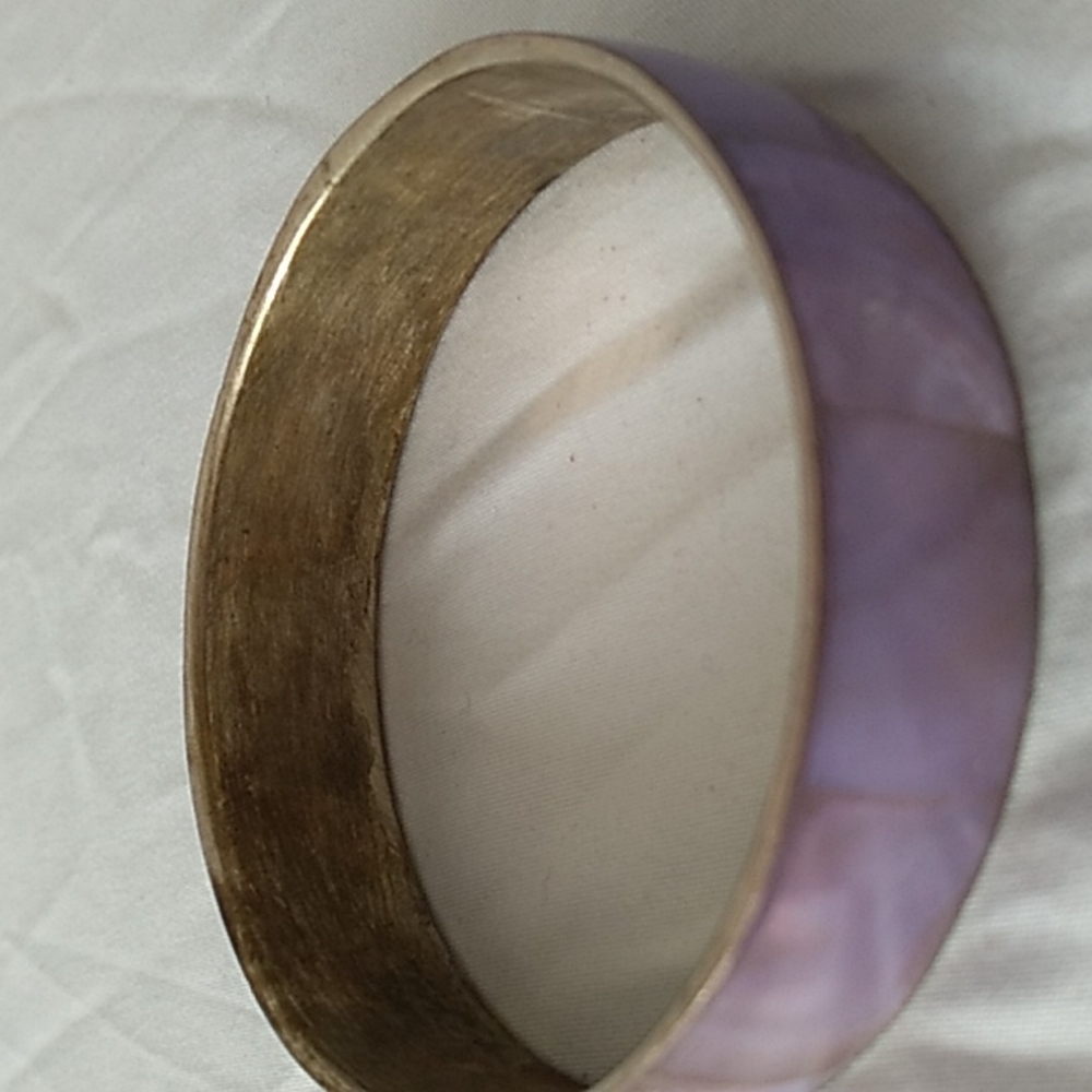 Vintage brass bangle with purple mother of pearl inlay - Picture 4 of 7